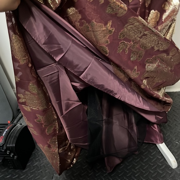 NWT Prom/Formal Maroon and Gold Floral Floor Length Gown - Picture 8 of 10